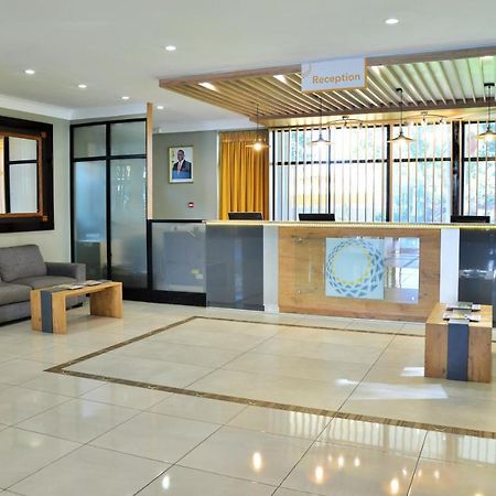 Cresta Oasis Hotel Harare Exterior foto