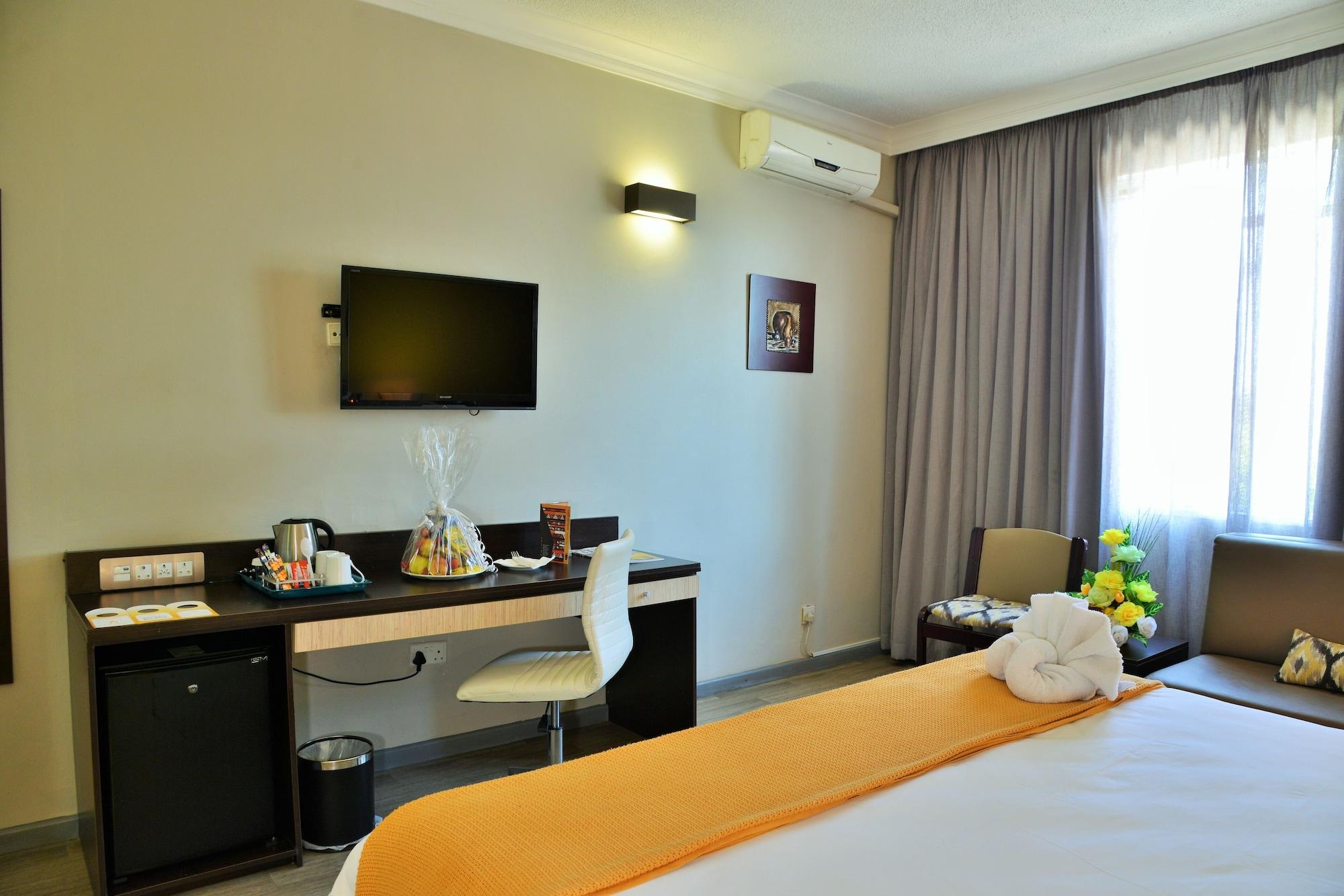 Cresta Oasis Hotel Harare Exterior foto