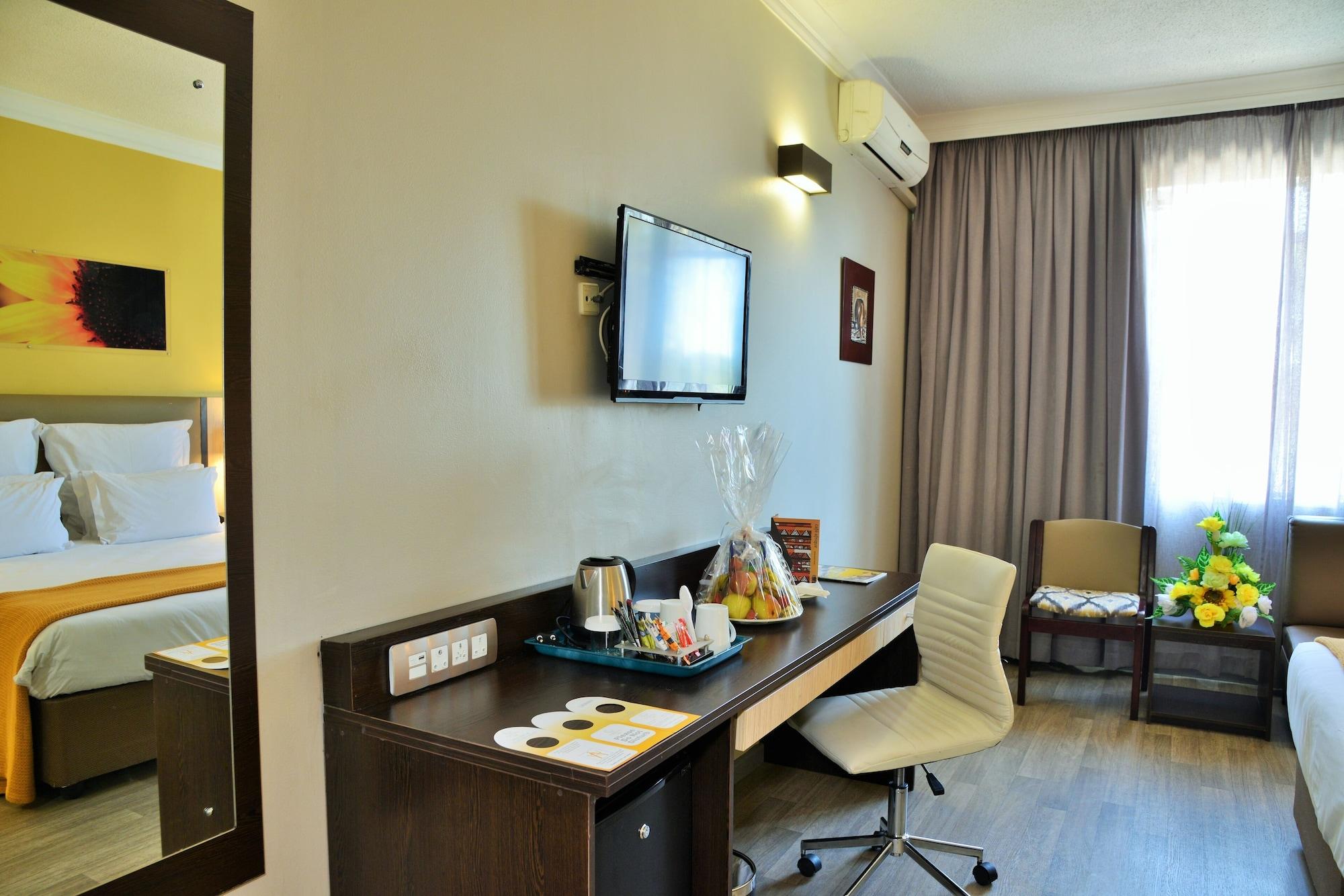 Cresta Oasis Hotel Harare Exterior foto