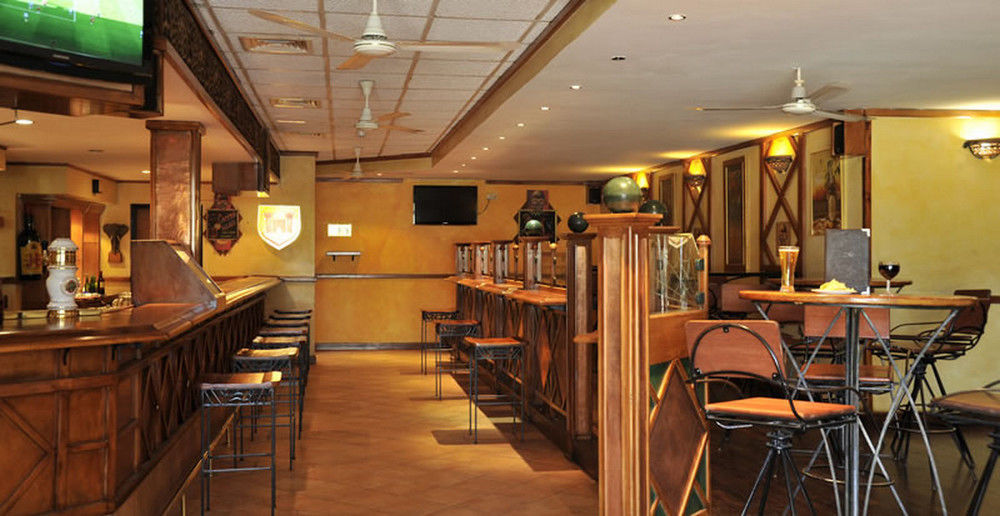 Cresta Oasis Hotel Harare Restaurant foto